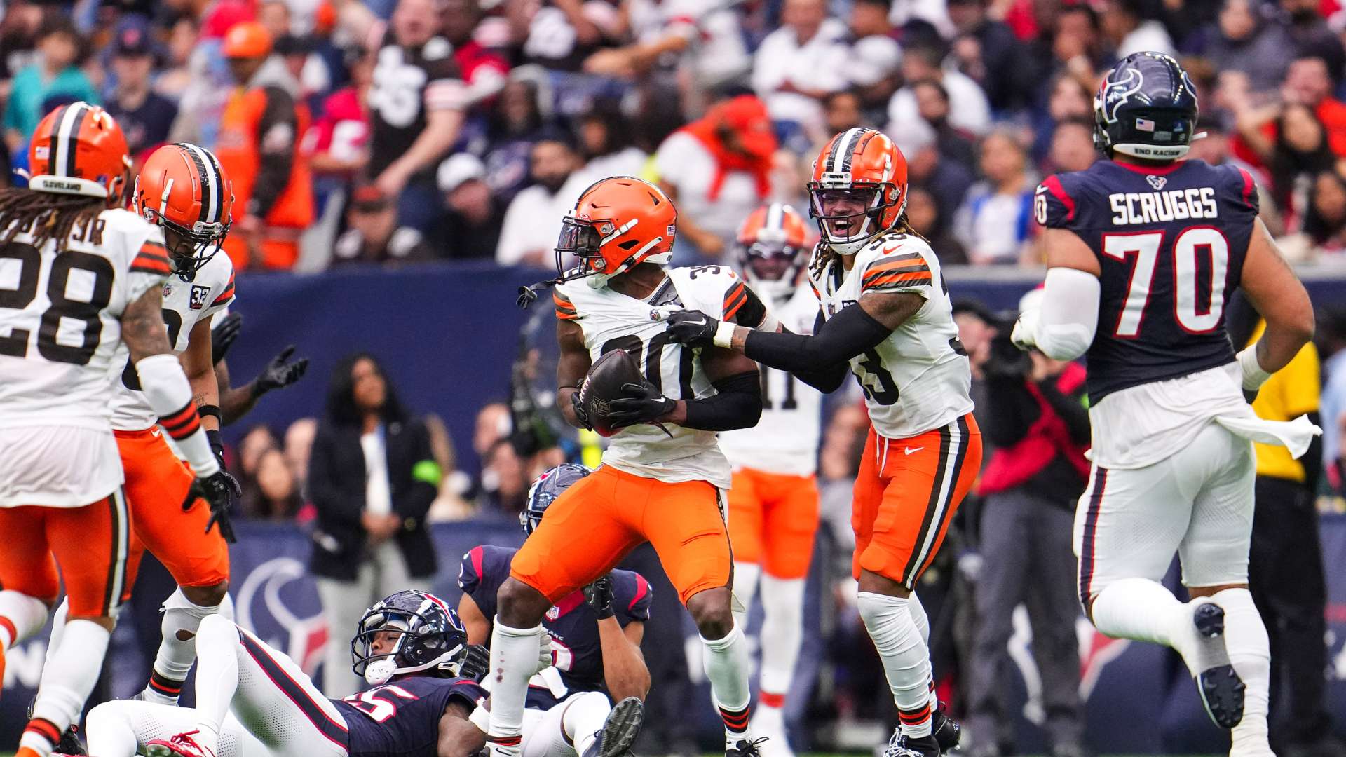 首轮比赛中 首轮比赛中